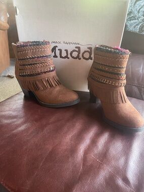 Mudd Tan Suede-Look Fringe Ankle Booties with Patterned Cuff